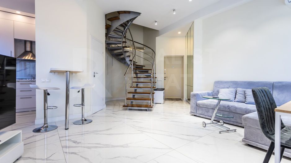 Chirie, apartament, 2 camere, str. București, Centru - Poză 1