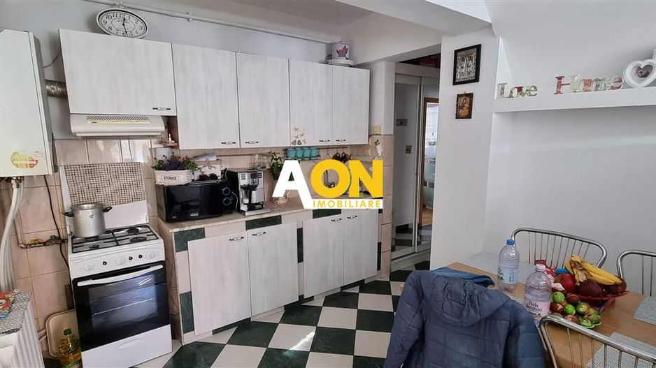 De vanzare apartament 3 camere Ampoi 1 - Poză 4