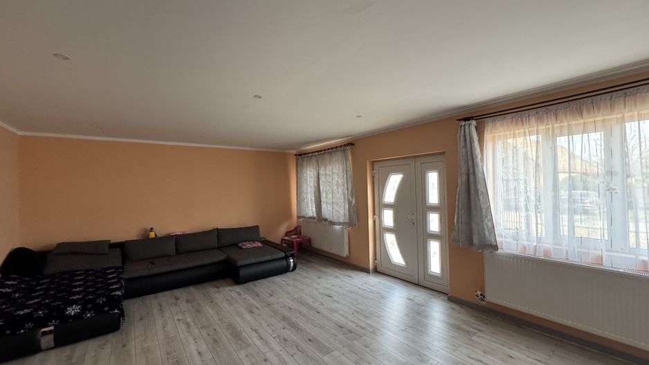 Casa Individuala Sanmihaiu Roman,P+M,4 Camere,2 Bai,Panouri Solare,Carport Auto - Poză 8