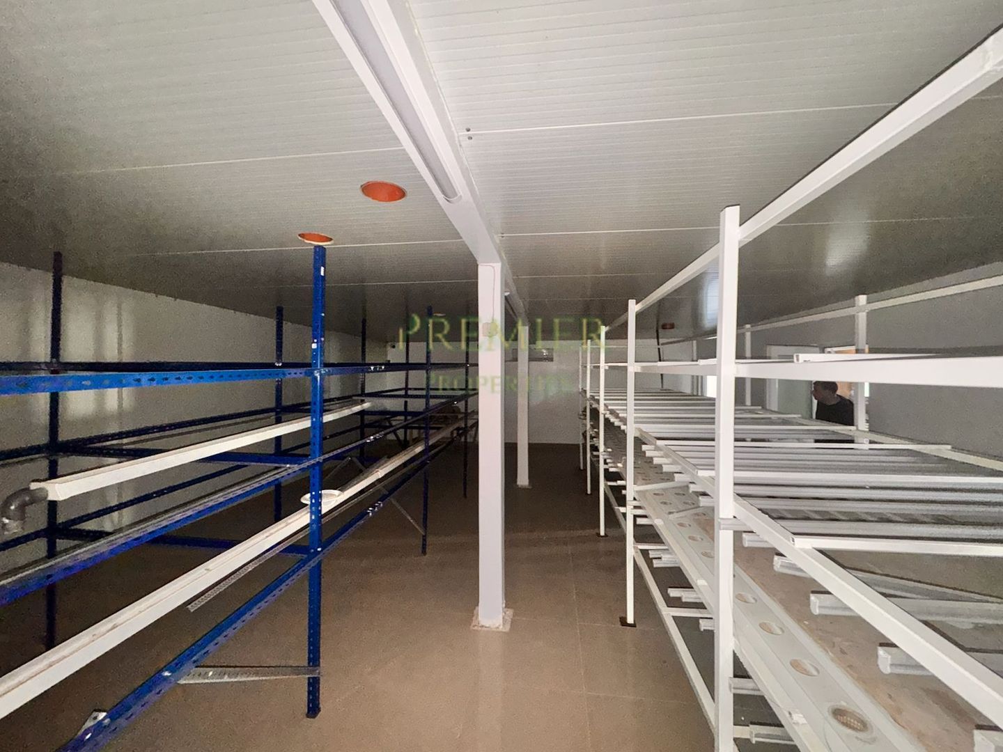 Cladire  producție, depozitare, birouri sau investiții în spații comerciale - Poză 8