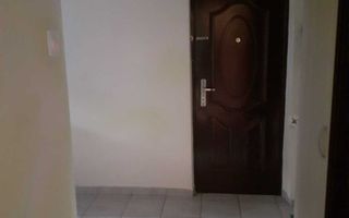 Apartament 1 camera  parter cu balcon si centrala - Poză 7