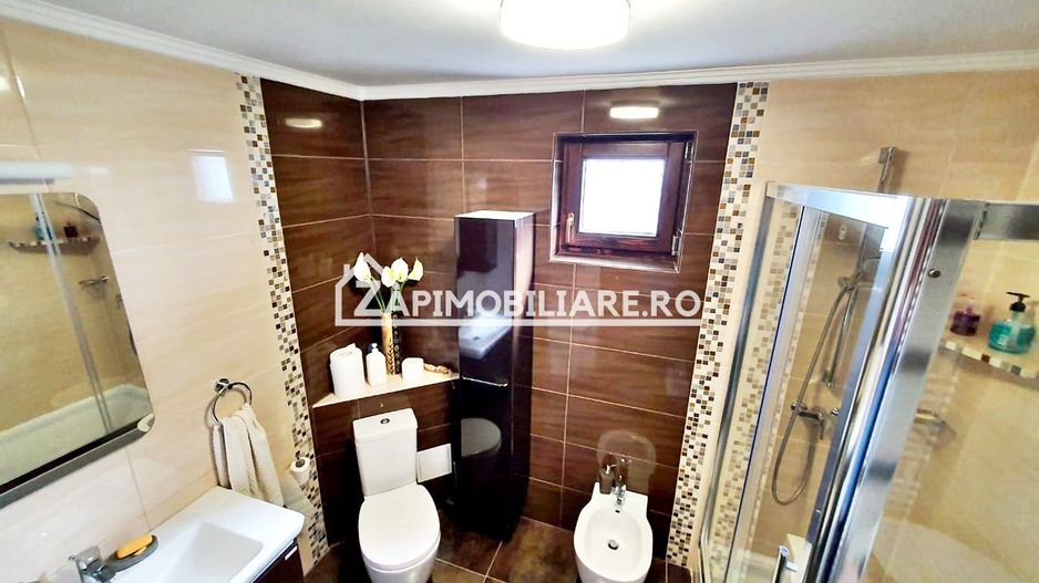 Casa 5 camere, 180 mp, 500 mp teren, garaj - Poză 5