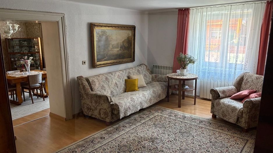 Casa 3 camere etaj si pivnita cu teren 200 mp in zona Centrul Istoric - Poză 2