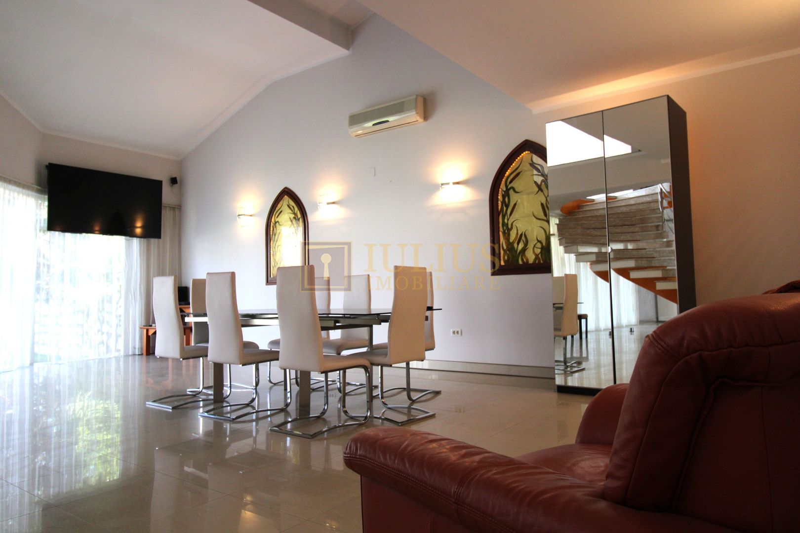 Casă individuală – Dumbrăvița, mobilata si utilata, spatii generoase. - Poză 2