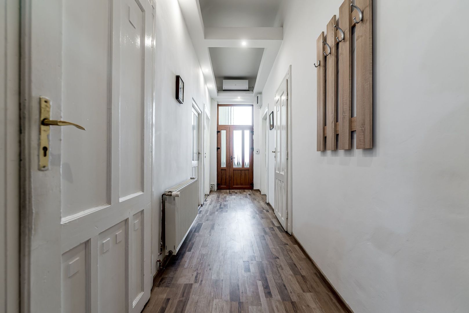 Apartament ultracentral cu 4 camere decomandat, etaj intermediar - Poză 7