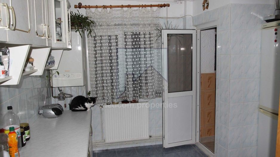 Vanzare apartament 3 camere - 1 Decembrie Ilfov - Poză 10