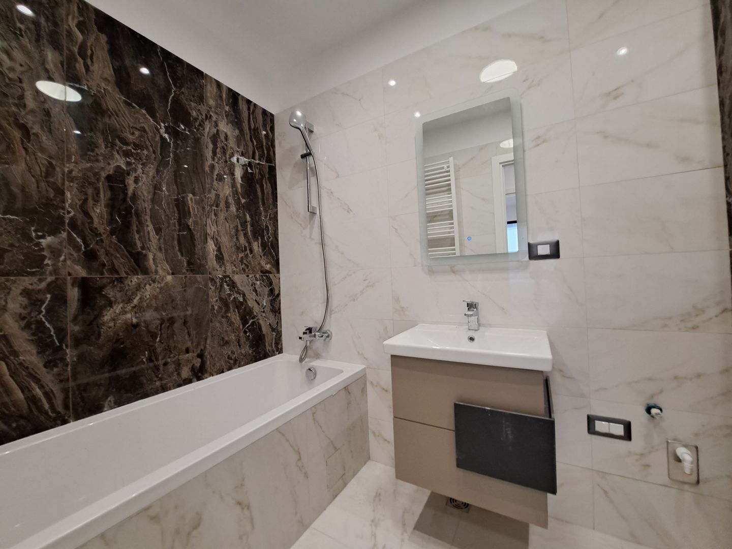 Apartament exclusivist cu 2 camere 71,41 mp - Pipera - Poză 5