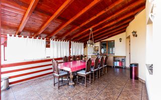 Casa deosebita cu teren de sport in zona semi centrala in Lugoj - Poză 10