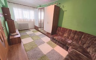 Apartament 2 camere decomandat et.2 Cetate zona Mercur - Poză 2