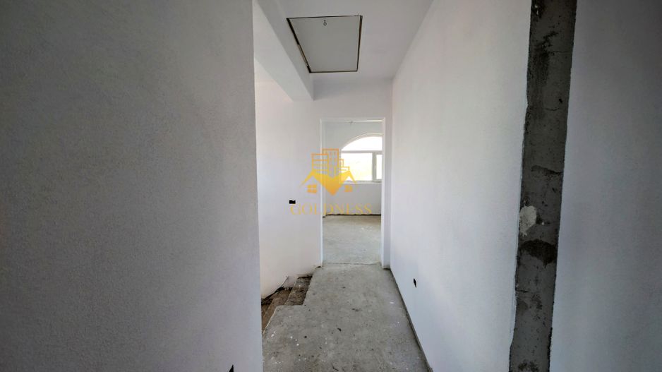 Vila, 4 Camere, Dezmir, Constructie Noua, 450 mp, 4 Bai, 2 Parcari - Poză 13