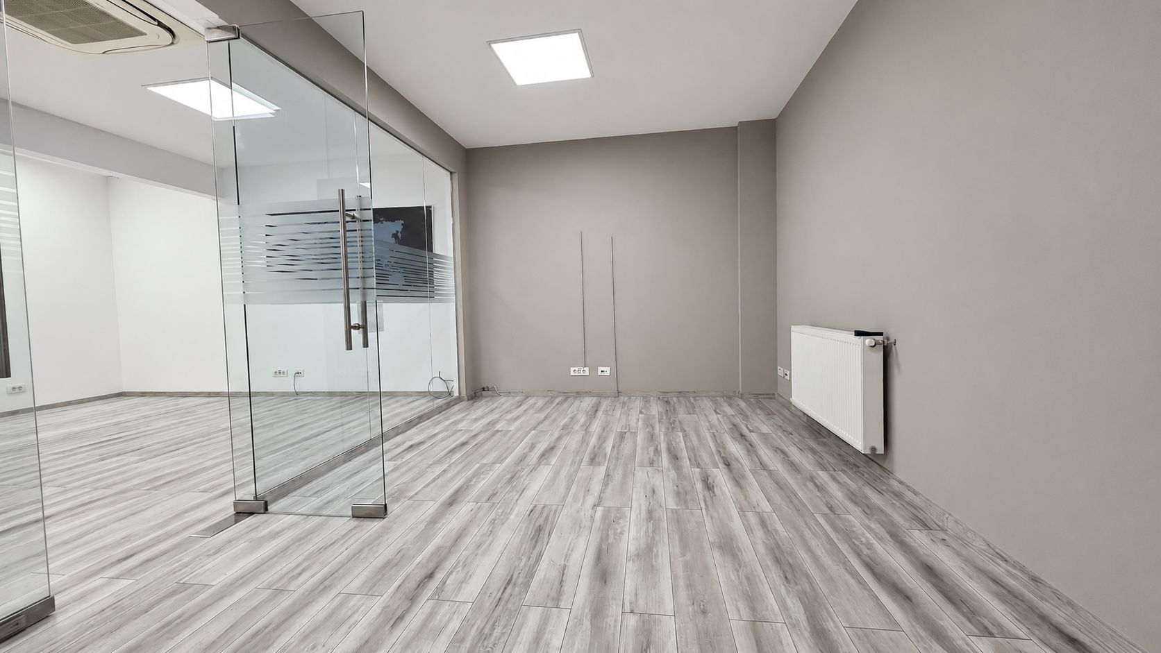 B-dul Mamaia - zona Delfinariu | Spațiu ideal pentru birou | 80mp - Poză 9