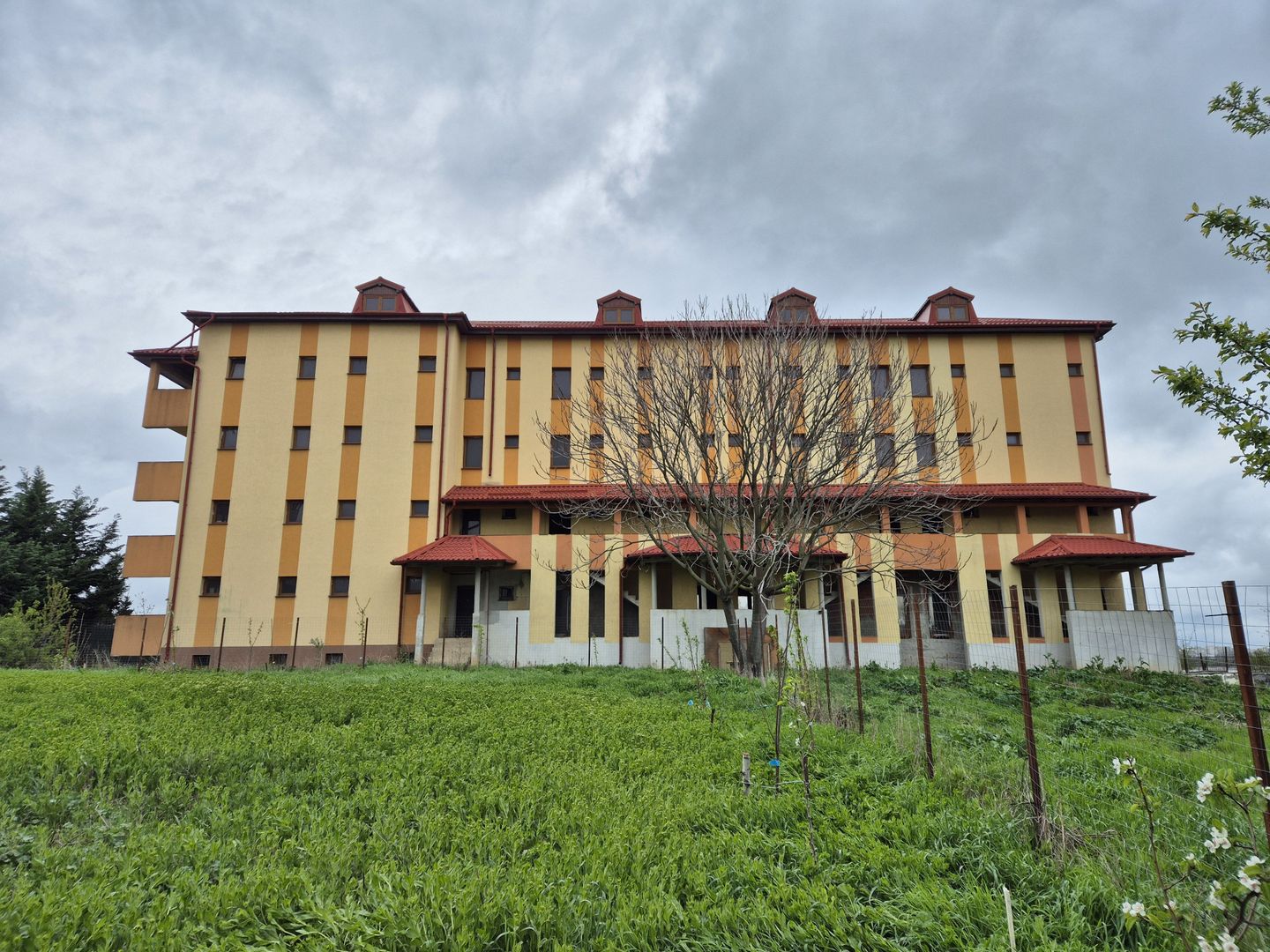 Cladire  S+P+3+M - 1762,18 mp + teren 1608 mp - Lacul Morii - Poză 2