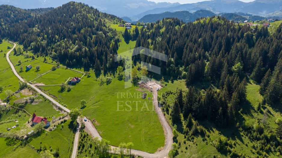Fundata-Teren de vanzare 15,771 mp intravilan+extravilan+padure - Poză 1
