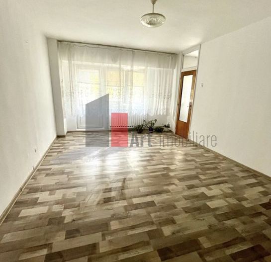 GARSONIERA  SEBASTIAN- MOTOC - Poză 1