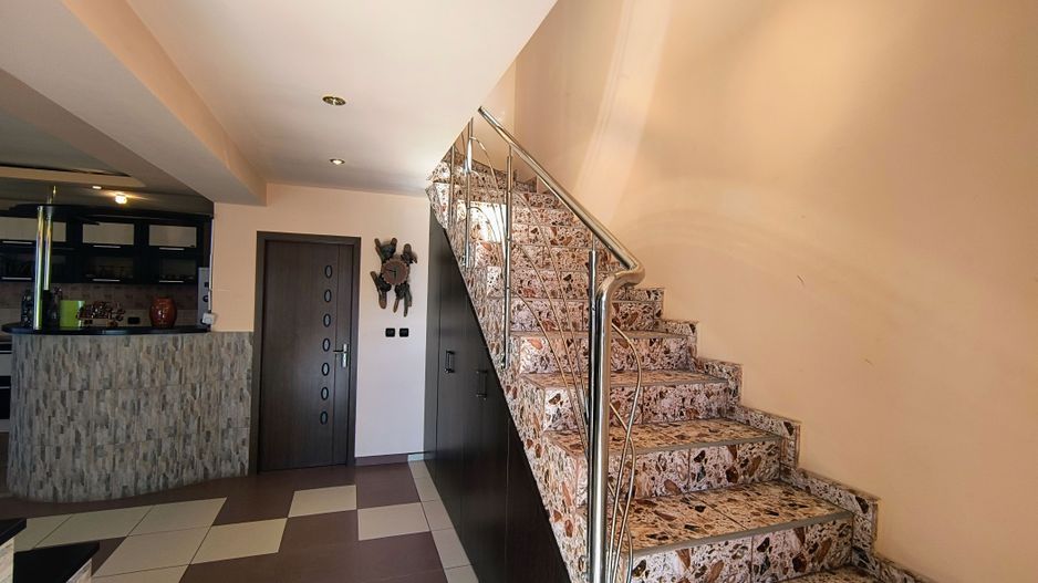 Năvodari | Casă spațioasă cu teren mare - Poză 15