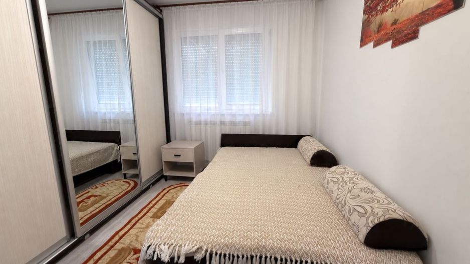 De inchiriat apartament 2 camere, renovat , Micro 40, et.1, 1500 lei - Poză 4