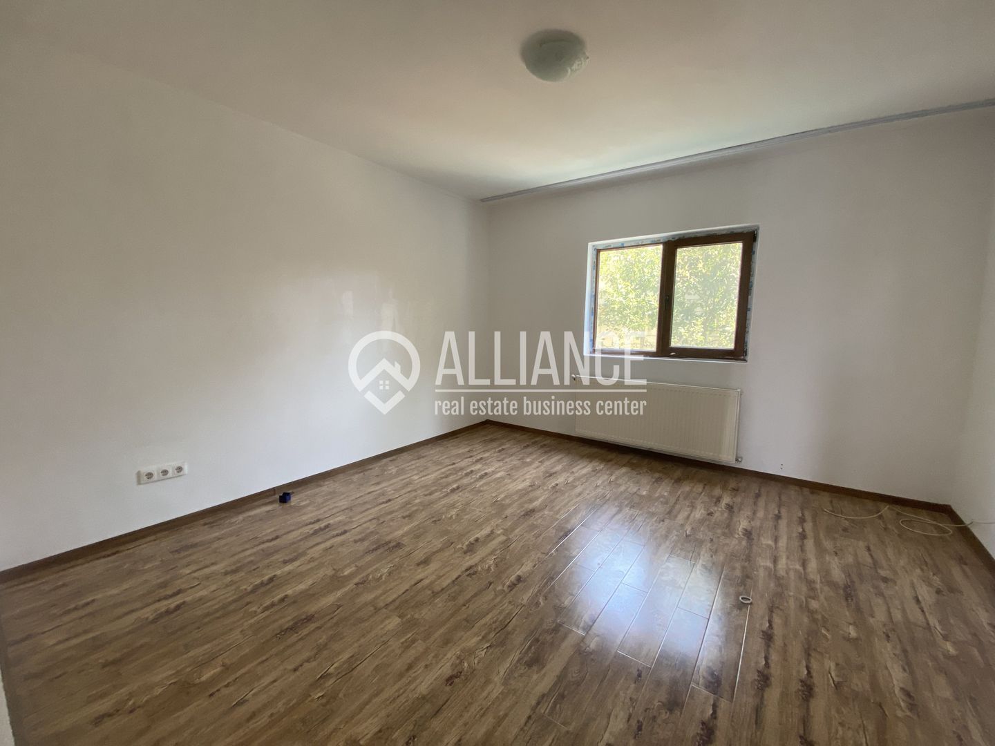 VALU LUI TRAIAN(COD 07) -Casa P+M 5 camere cu teren de 300 mp - Poză 13