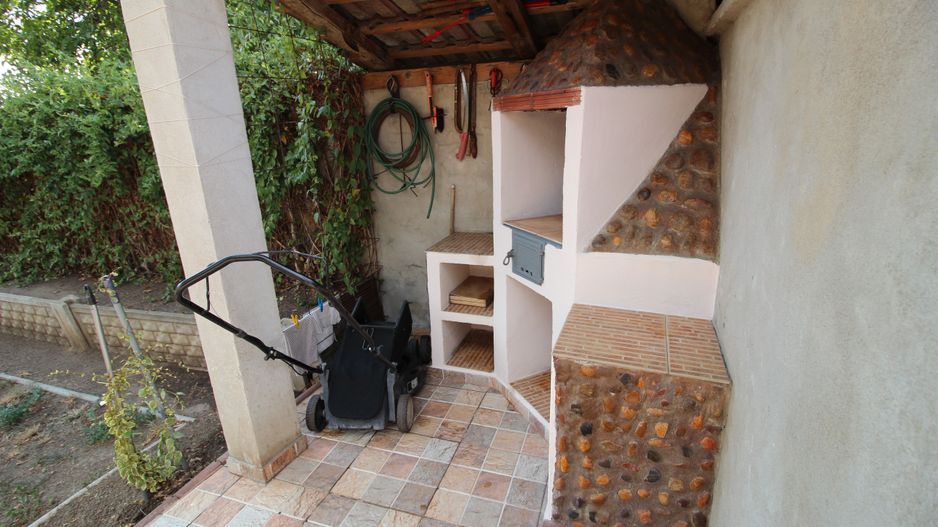 Proprietate cu potențial rezidențial și comercial | Comuna Pesac - Poză 8