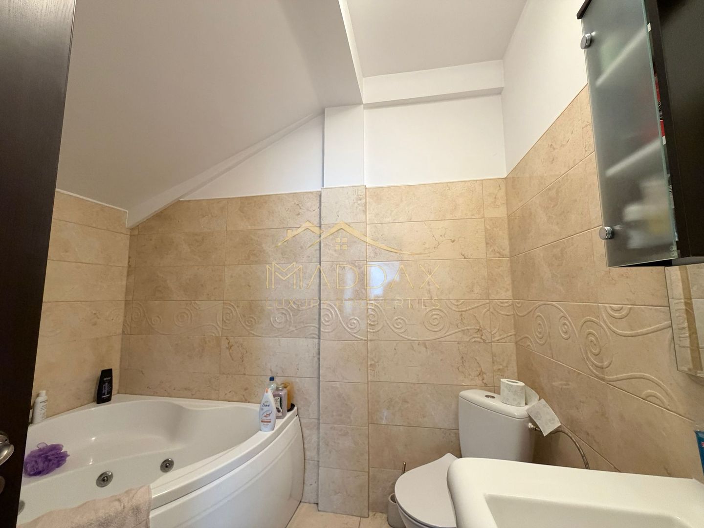 Vila spatioasa cu vedere spre lac Corbeanca - Poză 38