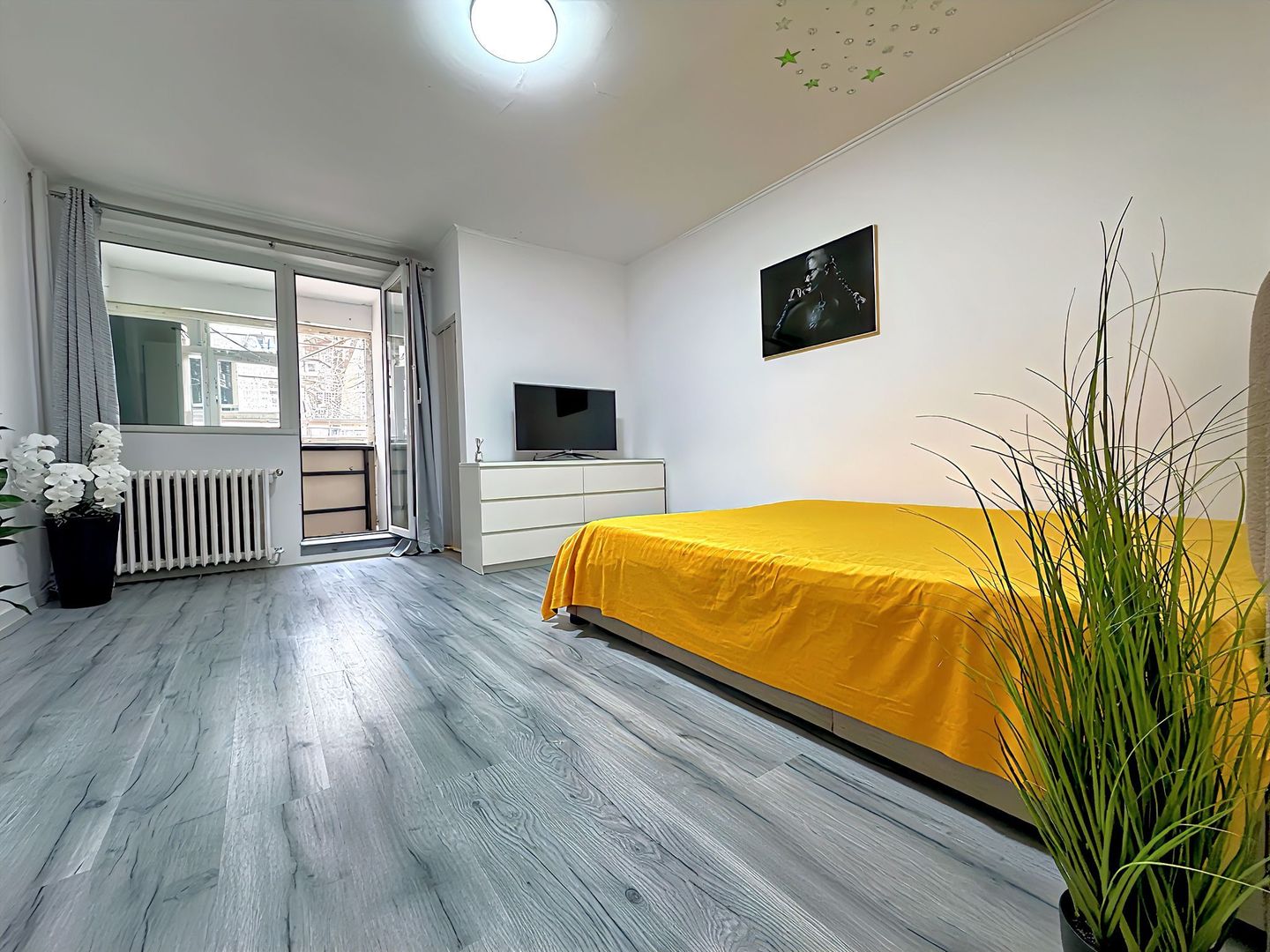 Titan - Costin Georgian Metrou 3 minute Garsoniera Comision 0 - Poză 1