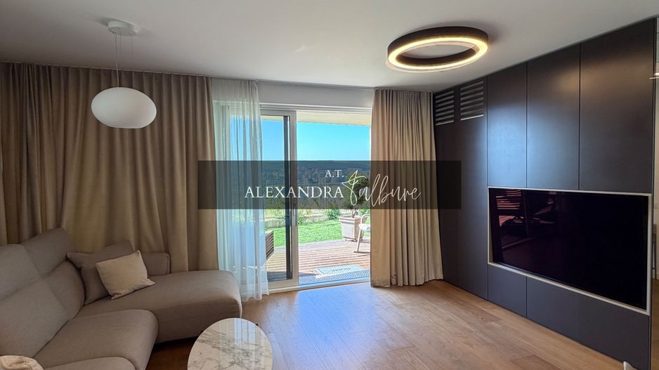 Apartament PREMIUM cu curte, terasă și lift cu acces direct în living - Poză 1