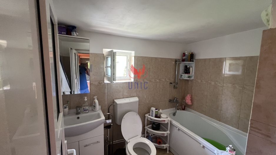 Casa Impartita in 3 Apartamente, Bariera Valcii - Poză 19