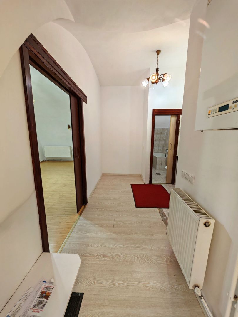 Garsoniera în centrul Brașovului, investitie regim hotelier - Poză 1