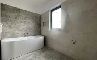Duplex-4 dormitoare- despartit prin garaj -SUPER POZITIE - Poză 13