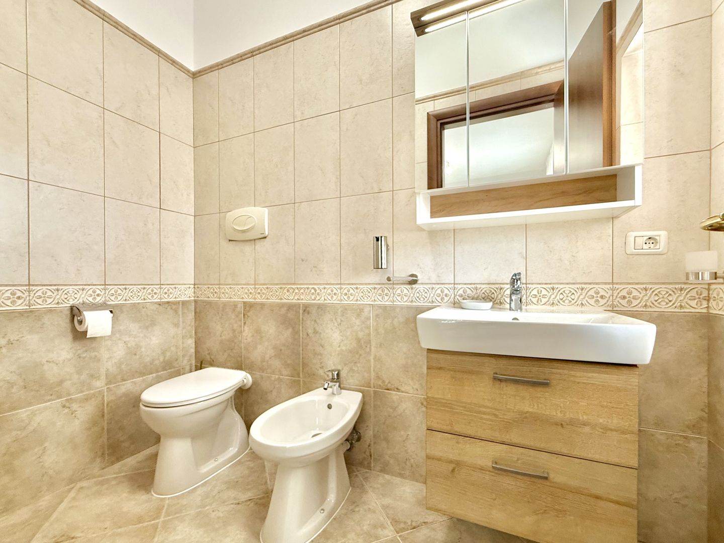 Casă tip triplex în zona centrală Dumbrăvița - Poză 15