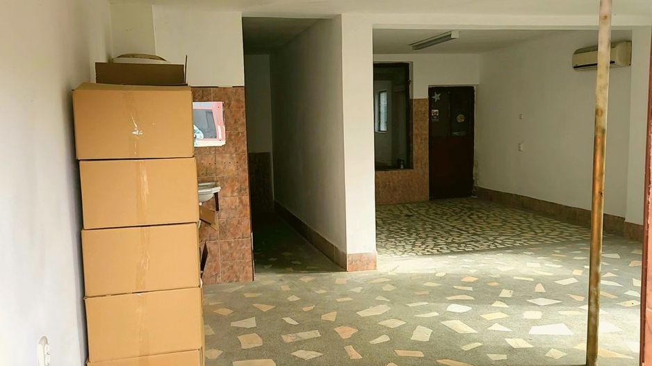 4 spatii comerciale + Vila /chiriasi /depozitare, teren 1401 mp, acces DN1 - Poză 25