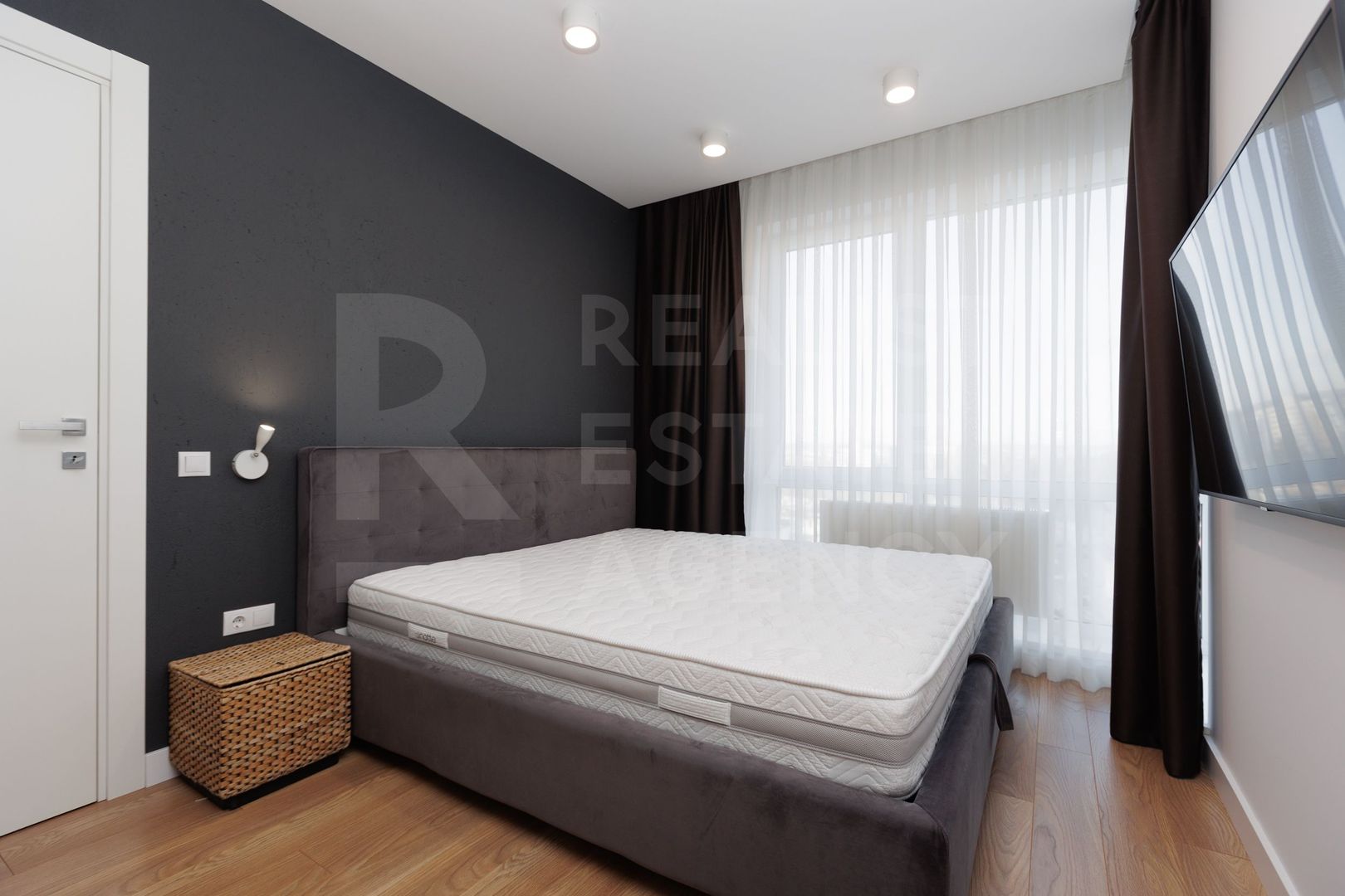 Chirie, apartament 2 camere 80 mp , bd. Decebal, Botanica - Poză 4