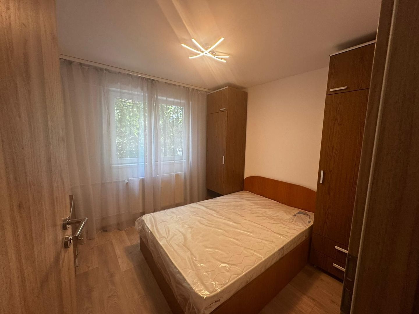 Apartament cu 2 camere modern, 8 minute Metrou Valea Ialomitei - Poză 9