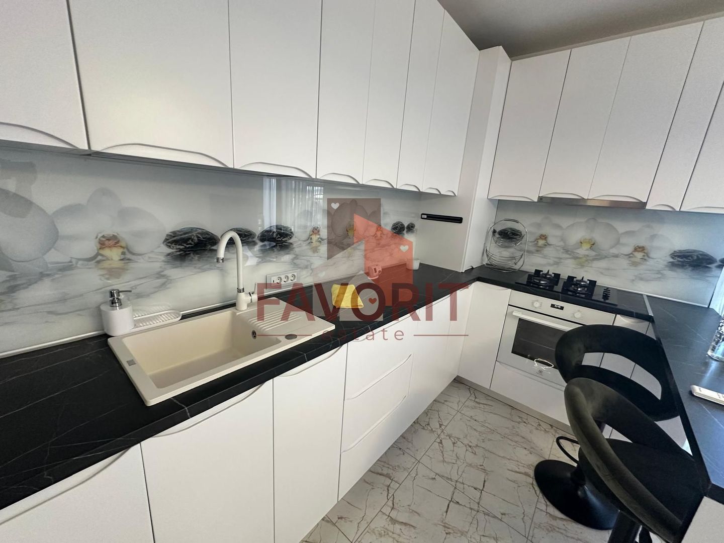 2 camere | etaj 2 | centrala proprie | loc de parcare acoperit | complet utilat - Poză 4