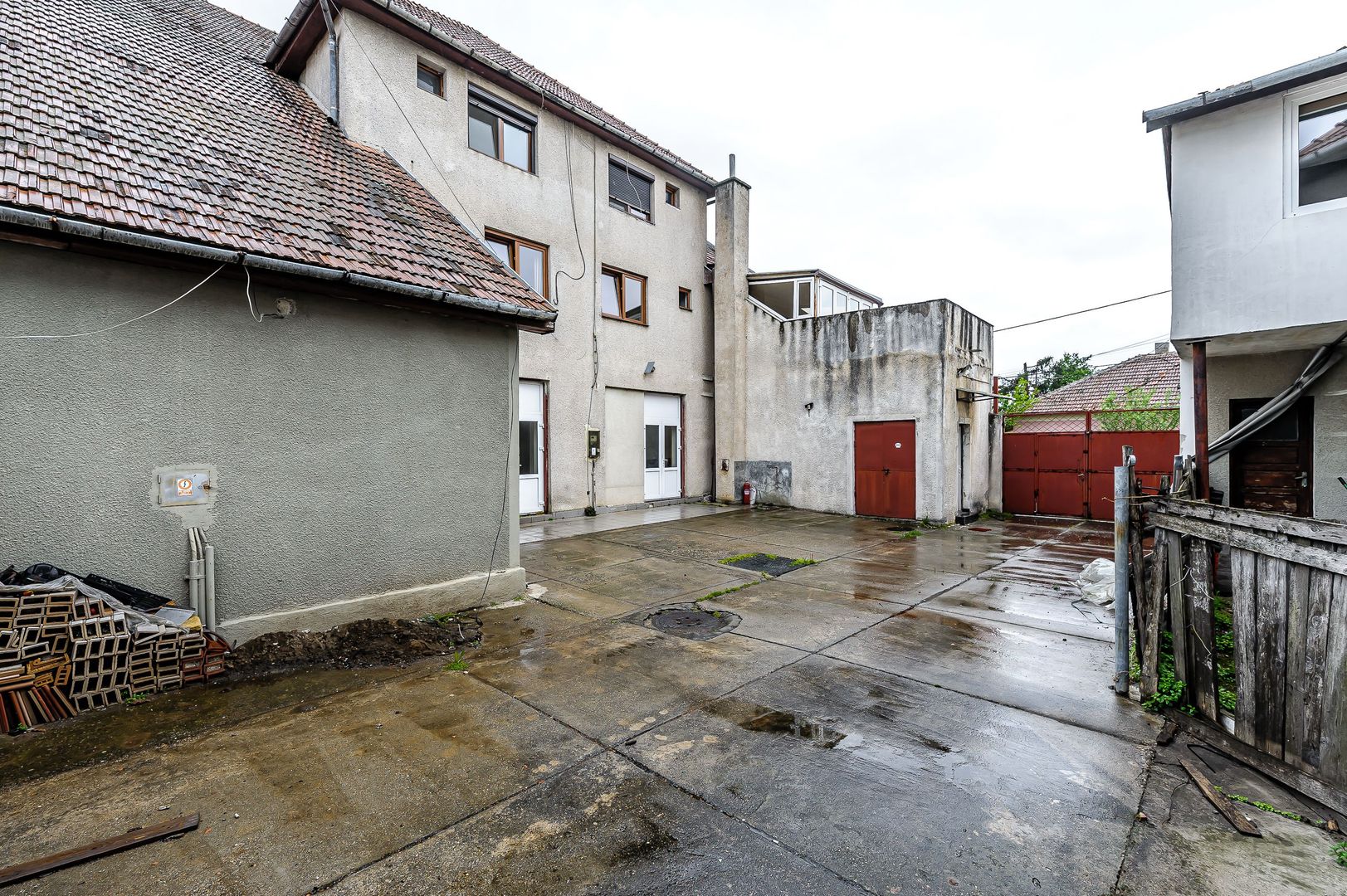 Imobil spațiu comercial și 11 apartamente - Poză 22