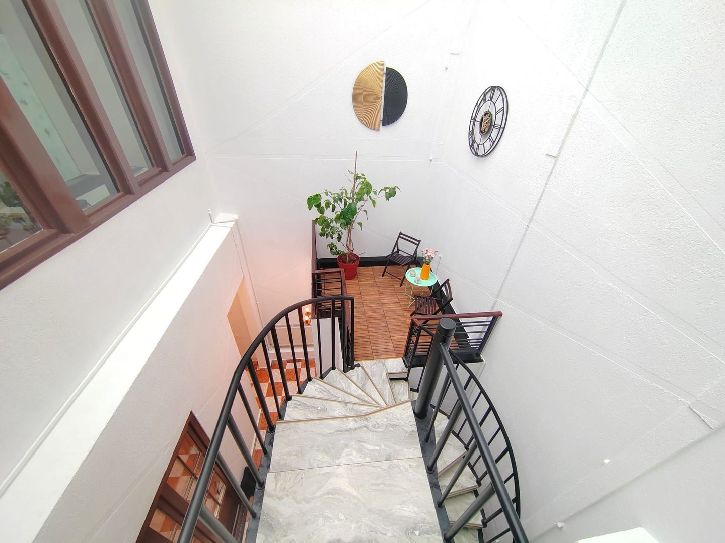 Casă cu șarm istoric lângă Cișmigiu – 6 camere, atrium natural, cramă - Poză 8