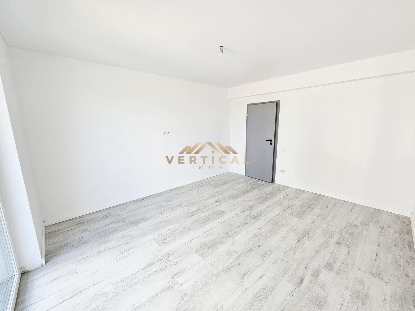 Apartament cu 2 camere cu balcon si grădină proprie - com Berceni - Poză 5
