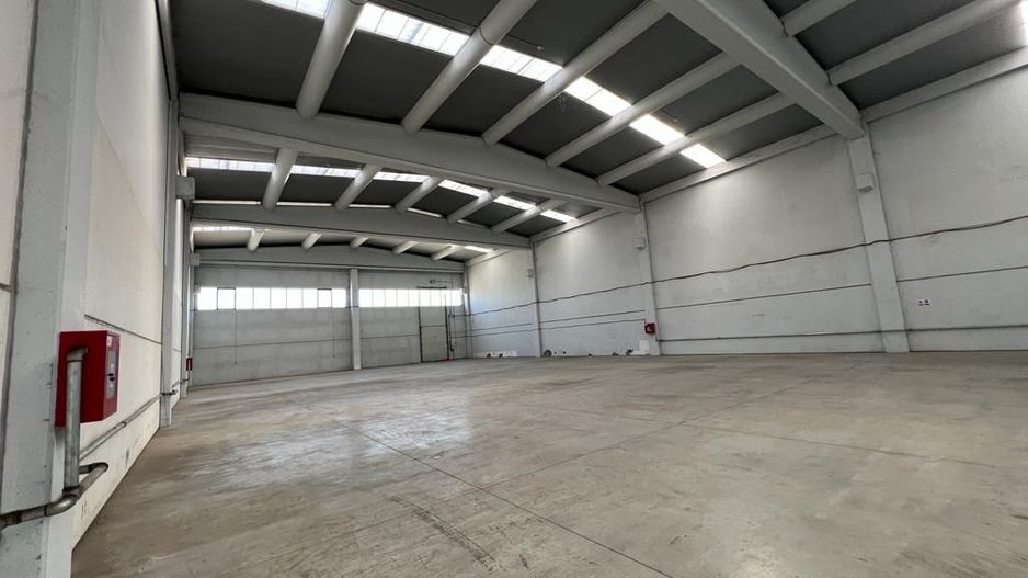 Spatiu de productie / depozitare 7600 mp si 5811 mp platforma betonata - Poză 5