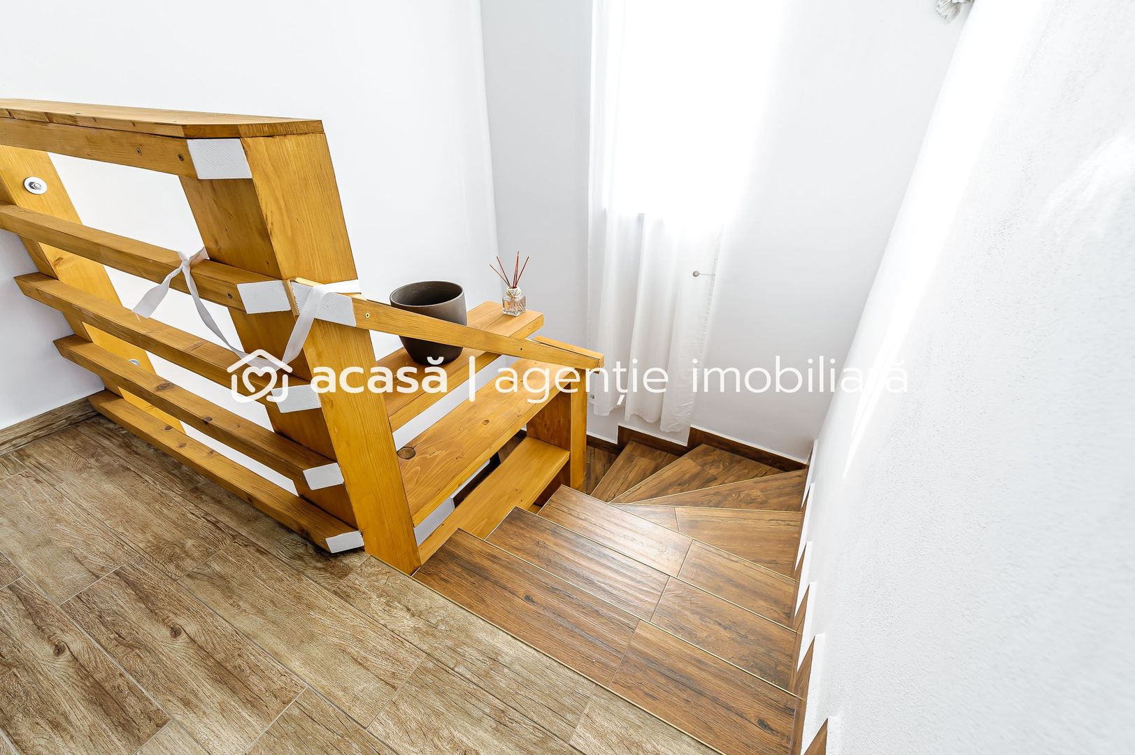 Casă cu mansardă, nouă, mobilată și utilată, în cartier Athena - Poză 9