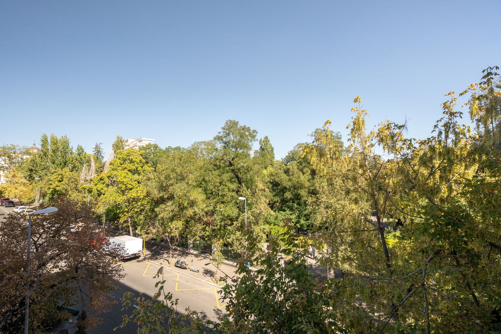 COMISION 0% - Garsoniera cu vedere spre Parcul Cismigiu - bloc Diham ( MAI) - Poză 4