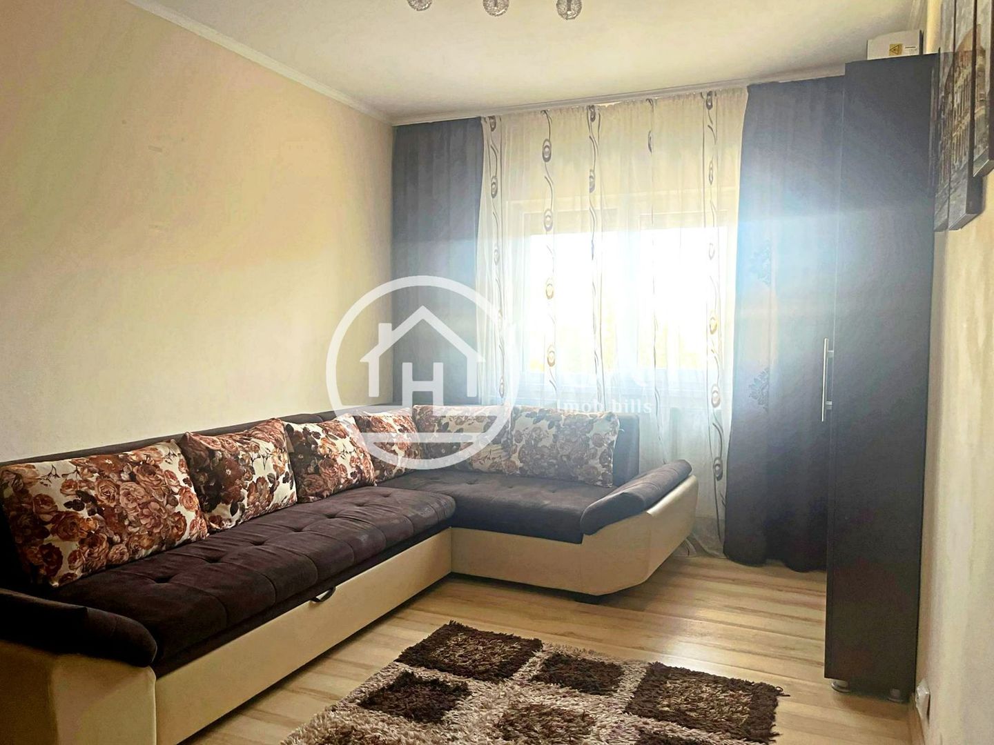 Apartament cu 3 camere de inchiriat in zona Rogerius, Oradea - Poză 1