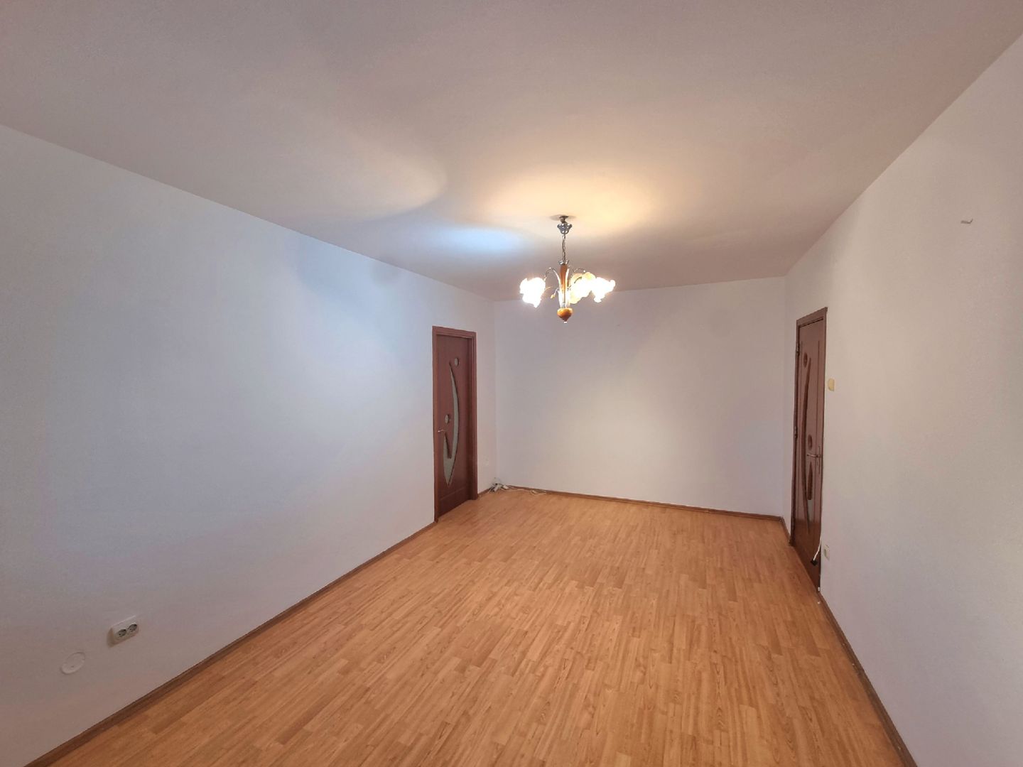 2 camere, 57 mp., Calea Martirilor, et.5/10, lift, termoizolație - Poză 7