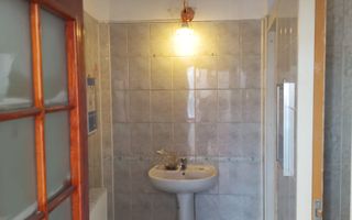 Vila  de inchiriat recent renovata - Poză 27