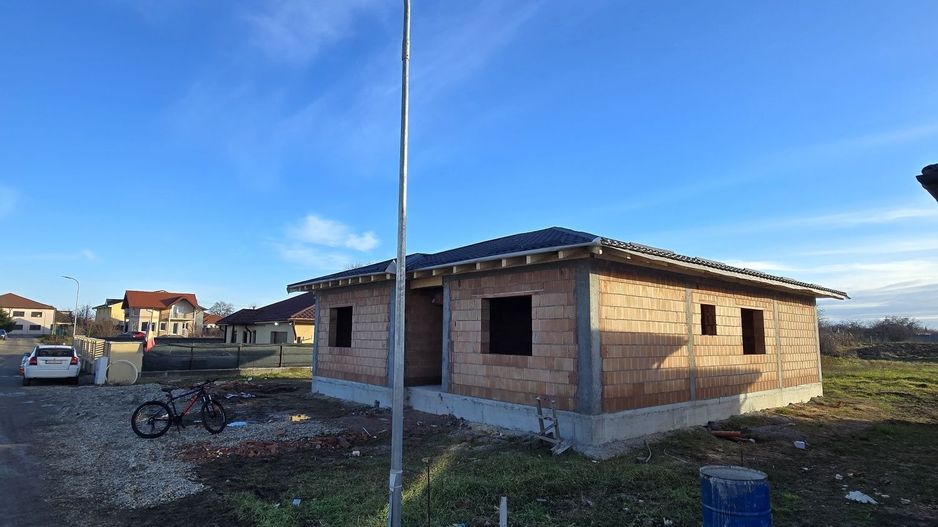 Casa 152m 6.20 arii Martinesti centru teren 22m front chiar toate util - Poză 1