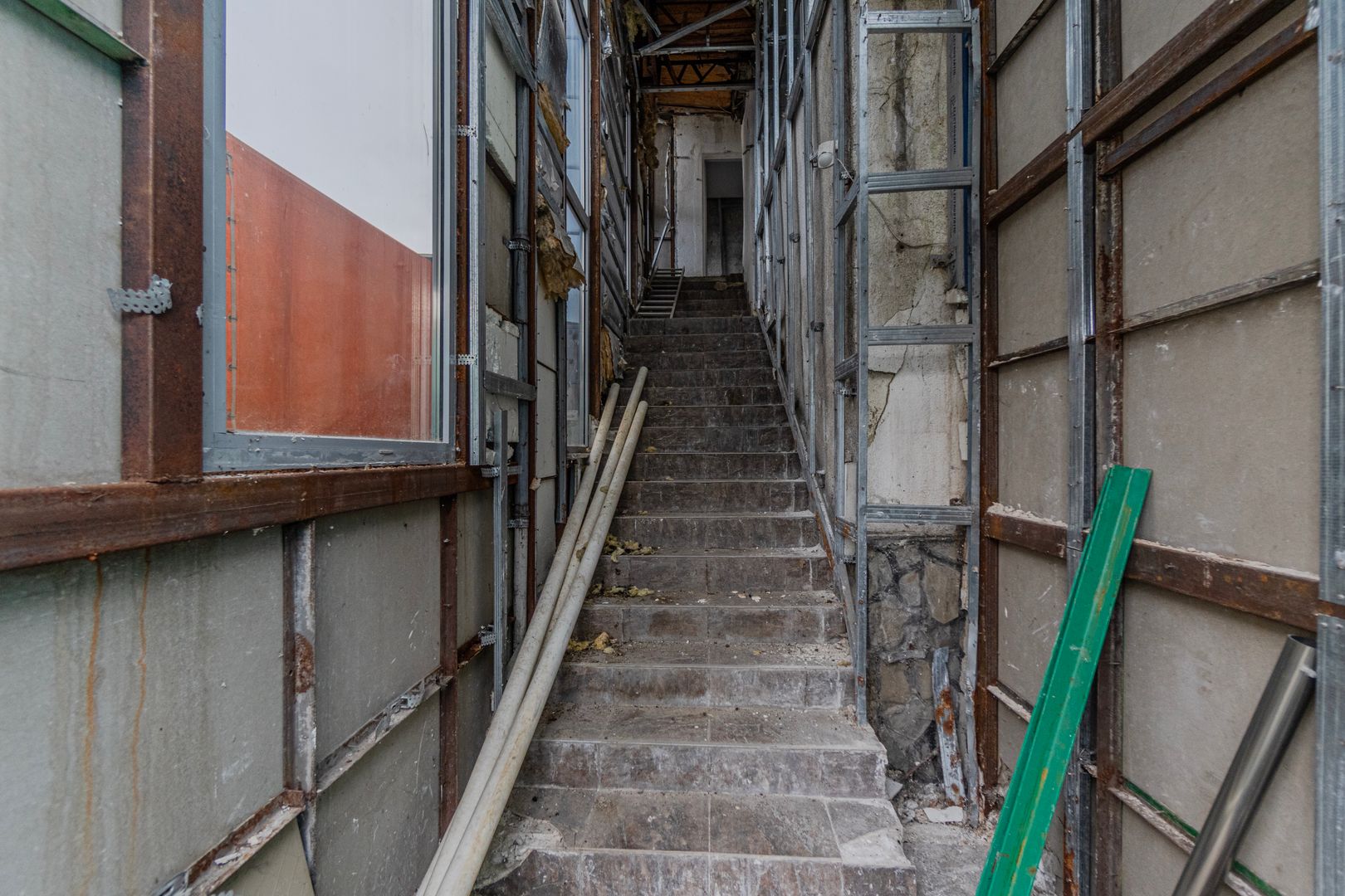 Cladire de 902 mp utili de vânzare, zona Grivitei - DN 13, COMISION 0 - Poză 70