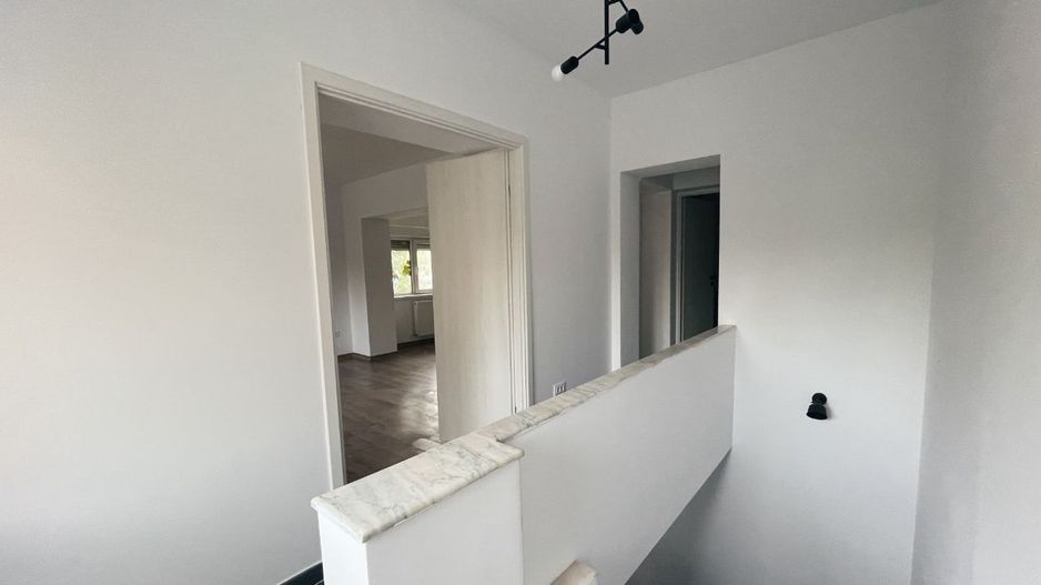 Vila cu terasa si curte de inchiriat (ideal firma), Parcul Carol - Unirii - Poză 12