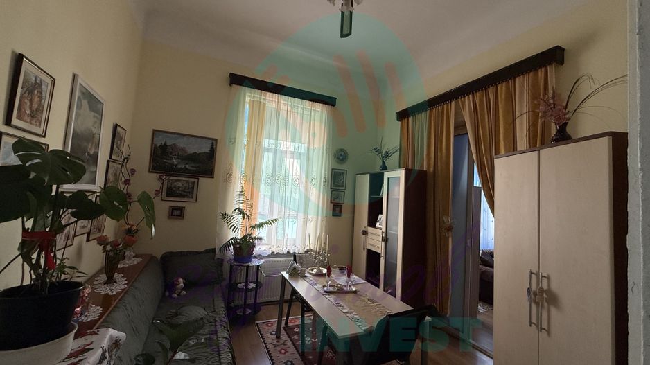 Locuinta din perioada antebelica in Armeneasca - Poză 3