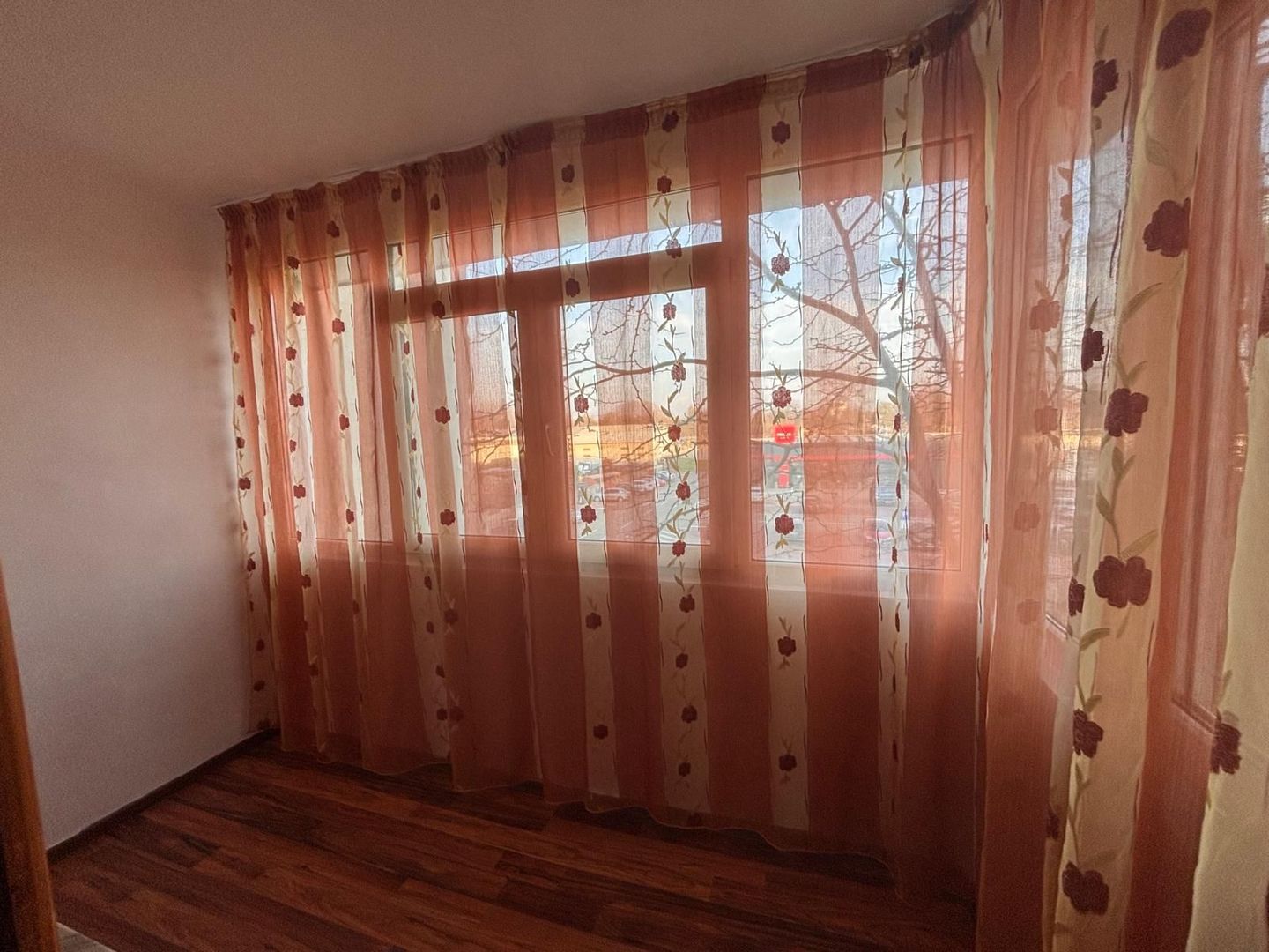 De inchiriat – Apartament 3 camere, 85 mp, partial mobilat - Poză 3