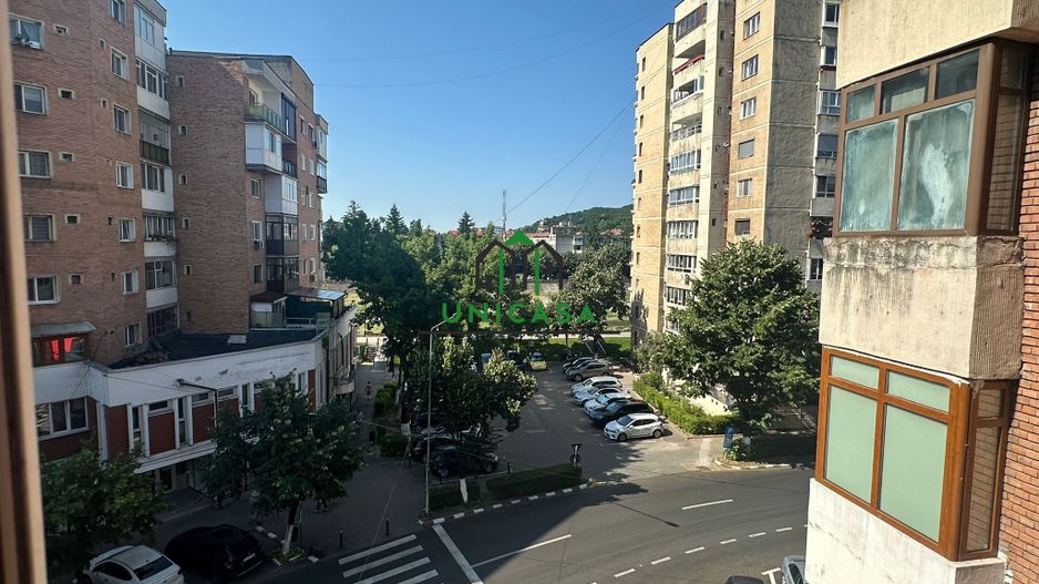 Apartament 3 camere - Zona Centrala - Poză 1