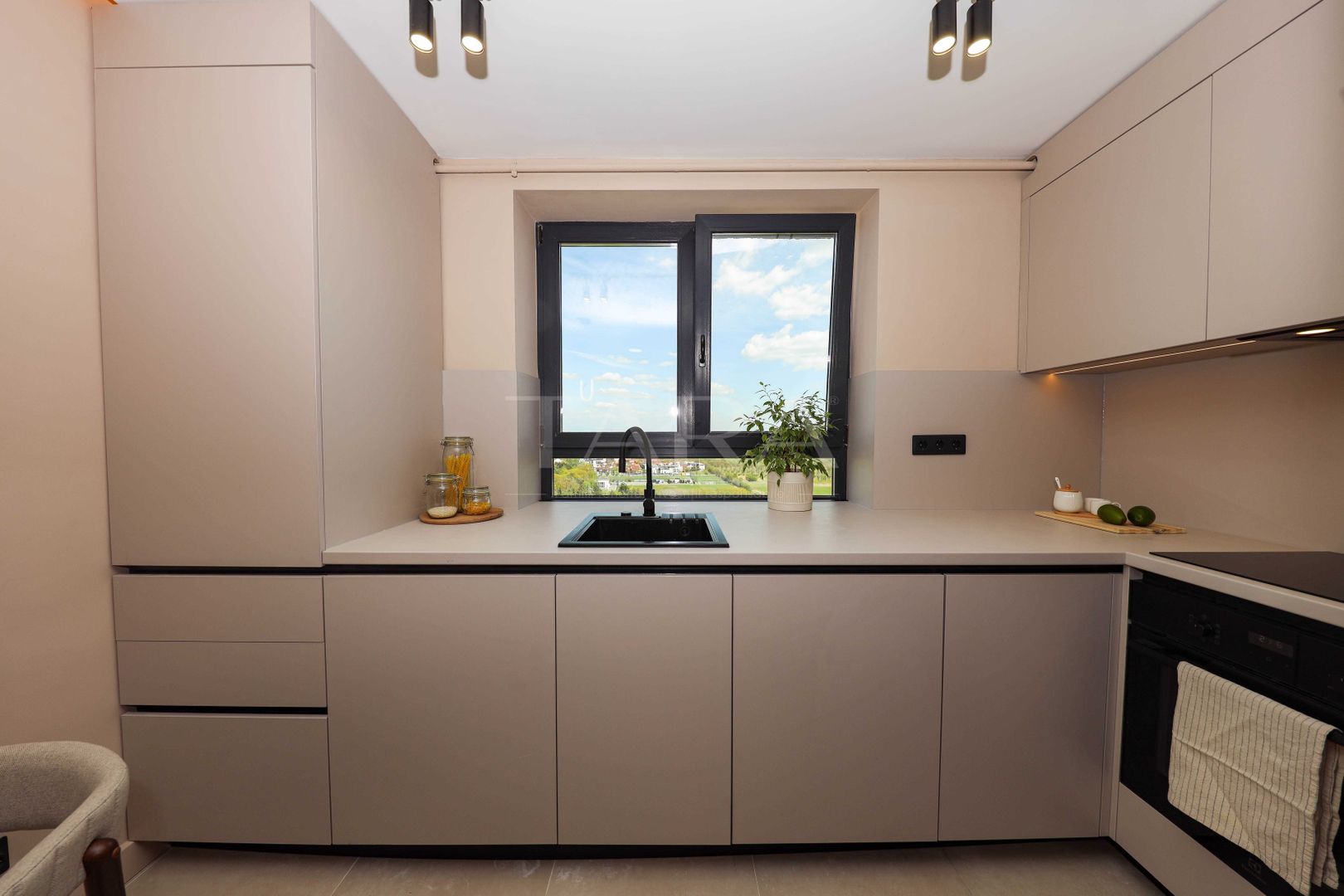 Apartament renovat premium cu panoramă – Gheorgheni. - Poză 3