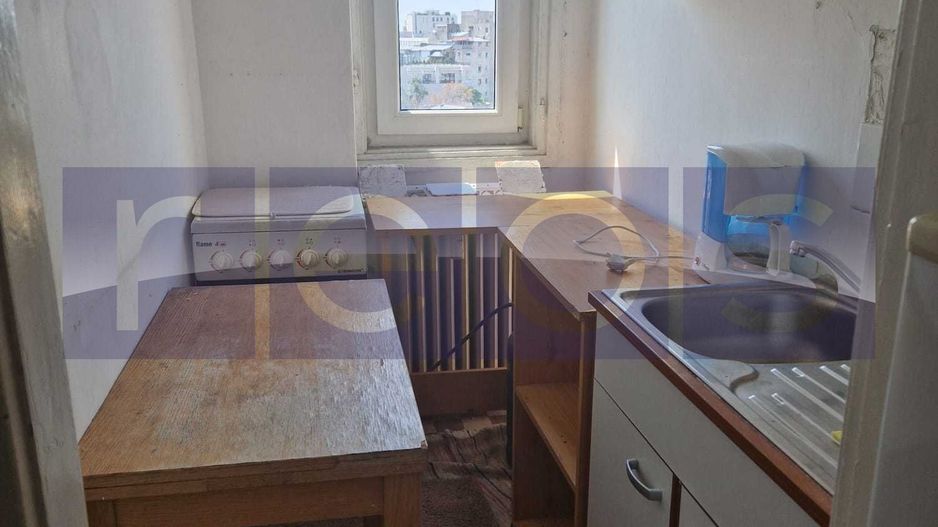 VANZARE GARSONIERA PIATA ROMANA 30MP RISK 1 NECESITA RENOVARE - Poză 4